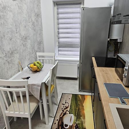 Garsoniera Gabrielle Appartement Braşov Buitenkant foto