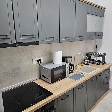 Garsoniera Gabrielle Appartement Braşov Buitenkant foto