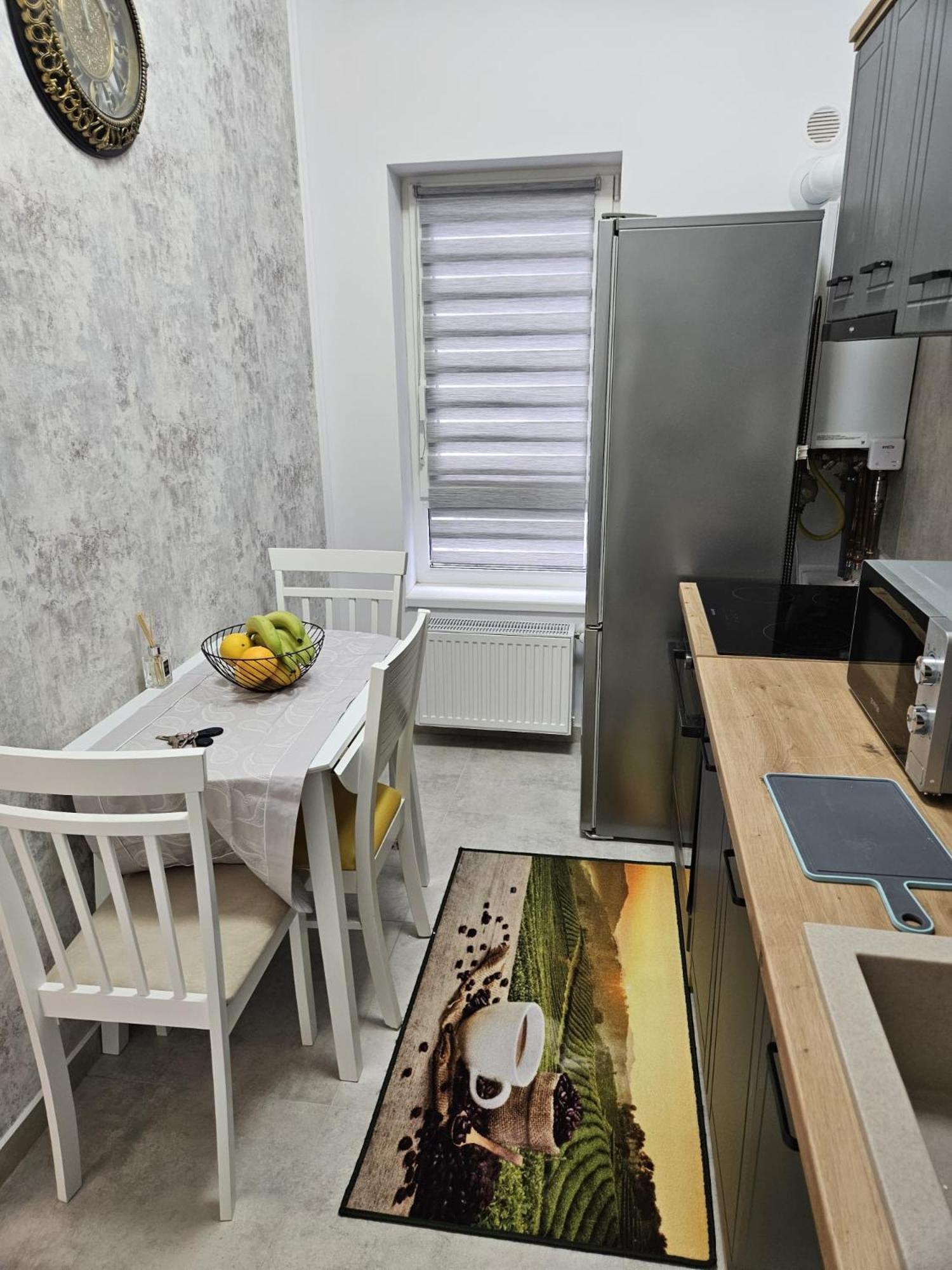 Garsoniera Gabrielle Appartement Braşov Buitenkant foto