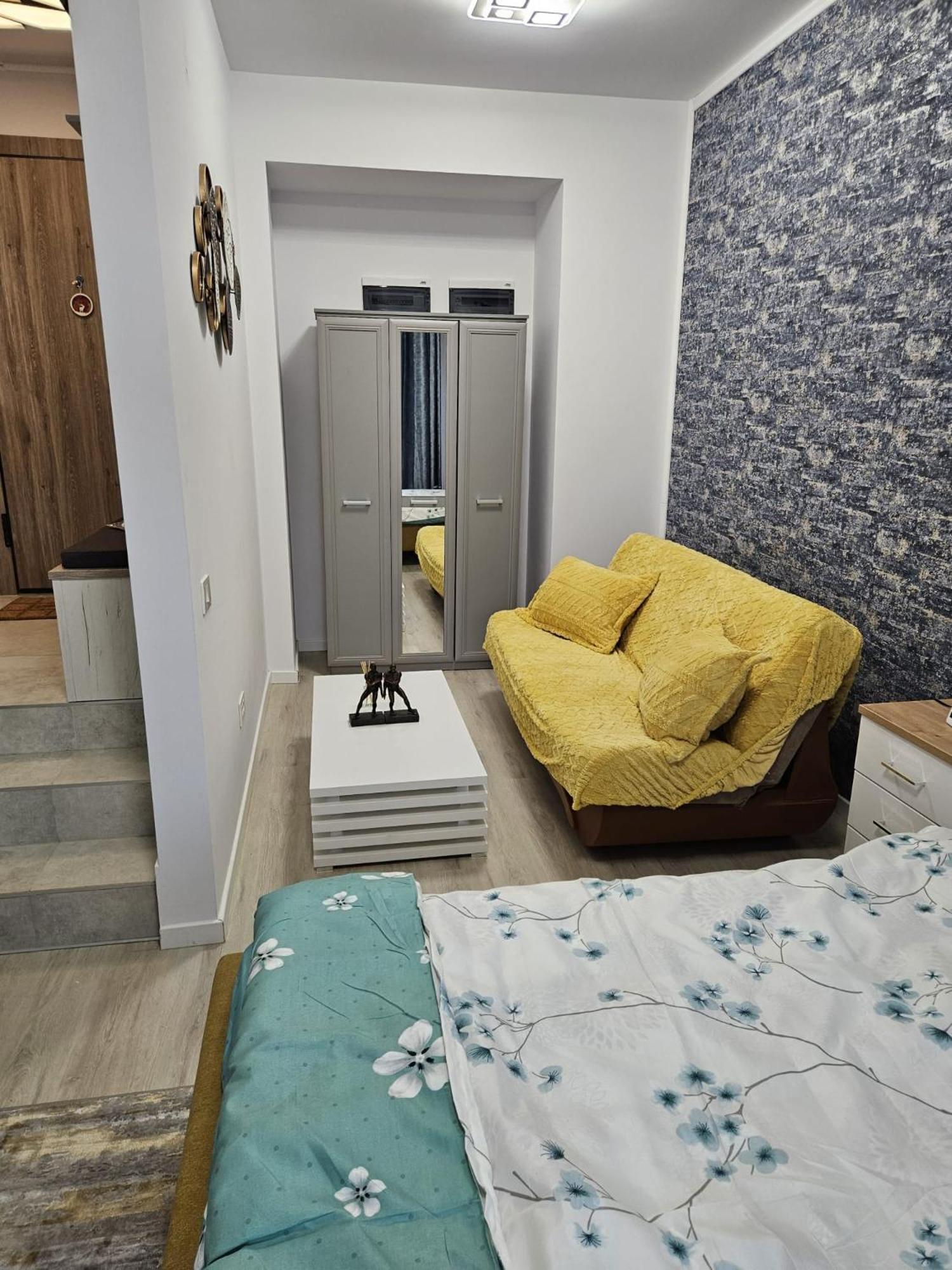 Garsoniera Gabrielle Appartement Braşov Buitenkant foto